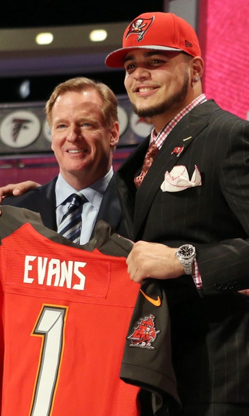 Buccaneers grab WR Mike Evans with 7th pick